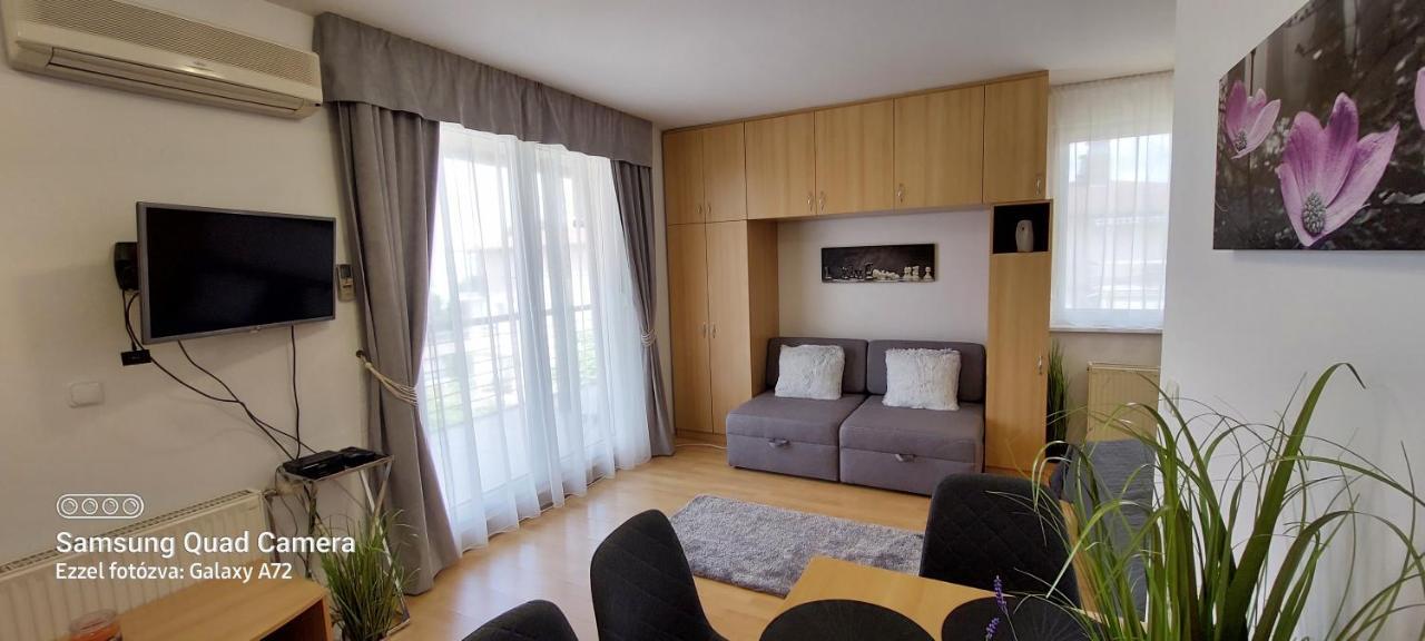 Beszedes-Lak, Aranypart Apartment Сиофок Екстериор снимка